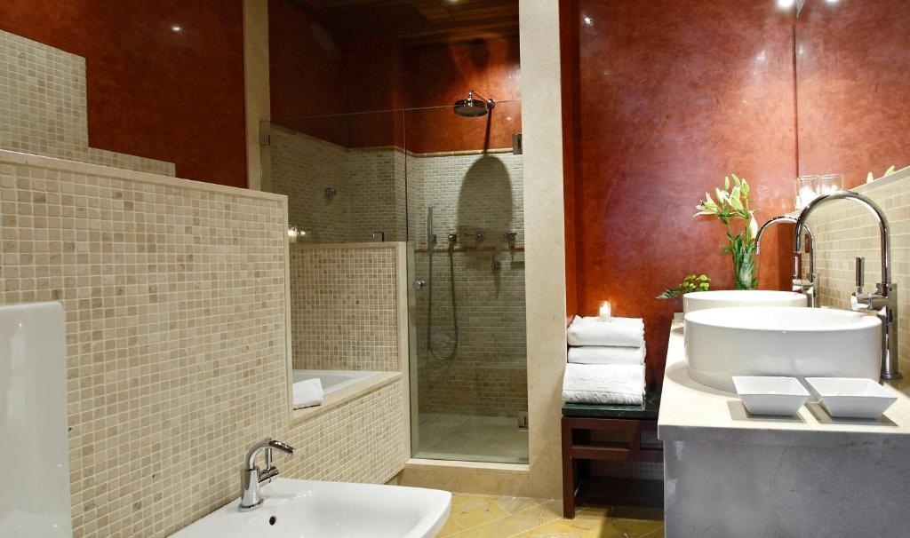 Suite Alcazar Seville Room photo
